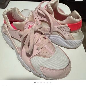 Nike Kids Sneakers in Pink and White